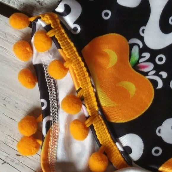 Boo's and Lanterns Tassle Halloween Onesie - Picture 2 of 4